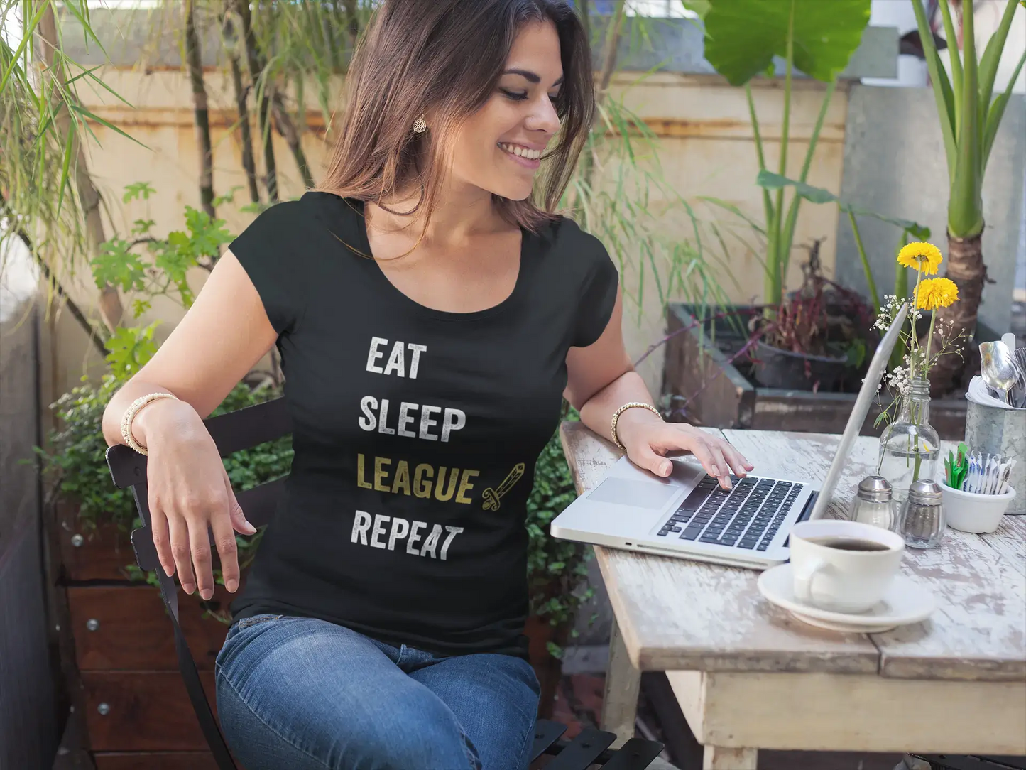 Ultrabasic® Tee-Shirt Femme Manches Courtes Eat Sleep League Joueur Gaming Tee Marrant Esports Cadeau Idée