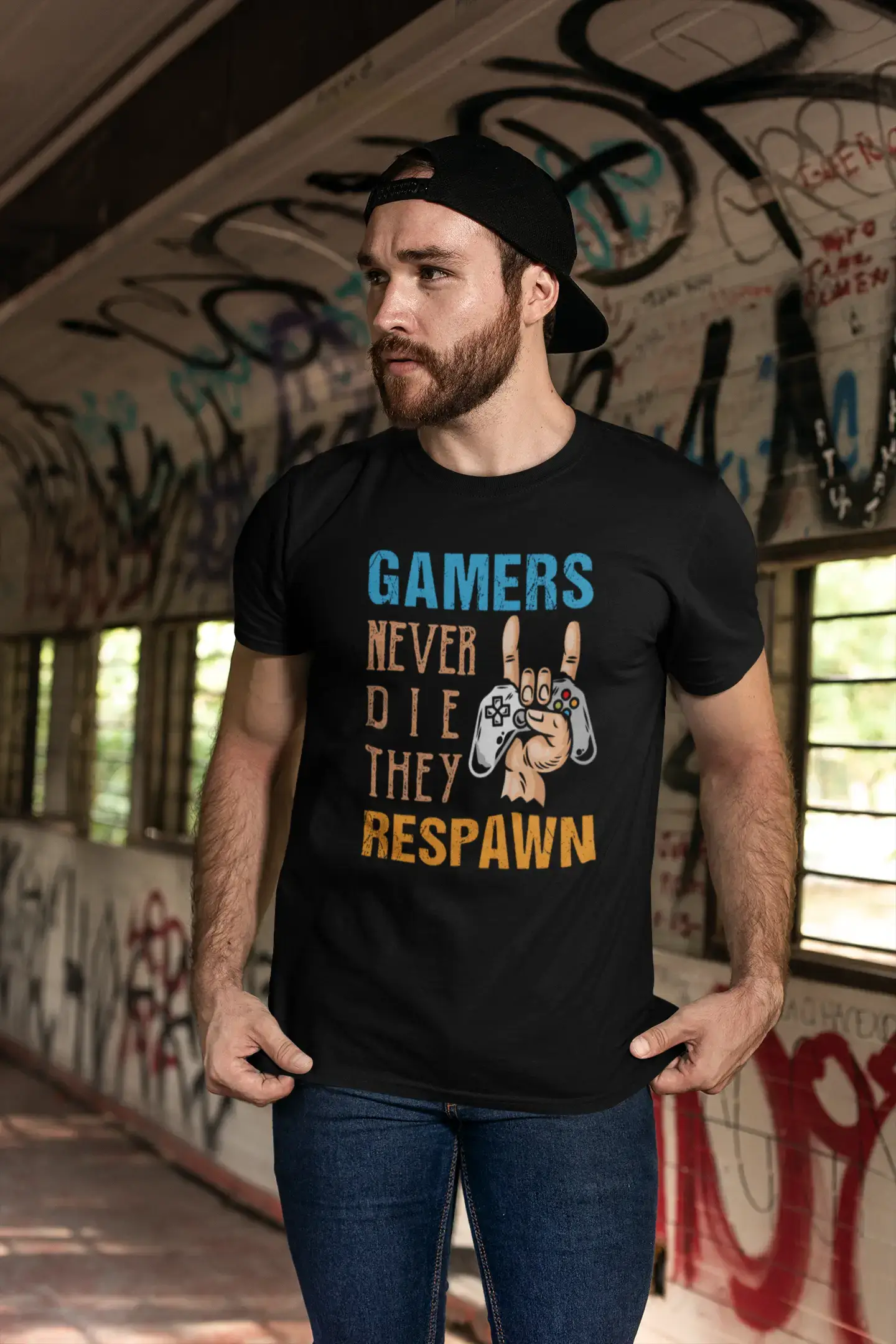 ULTRABASIC Graphic Men's T-Shirt Gamers Never Die They Respawn - Gaming Quote