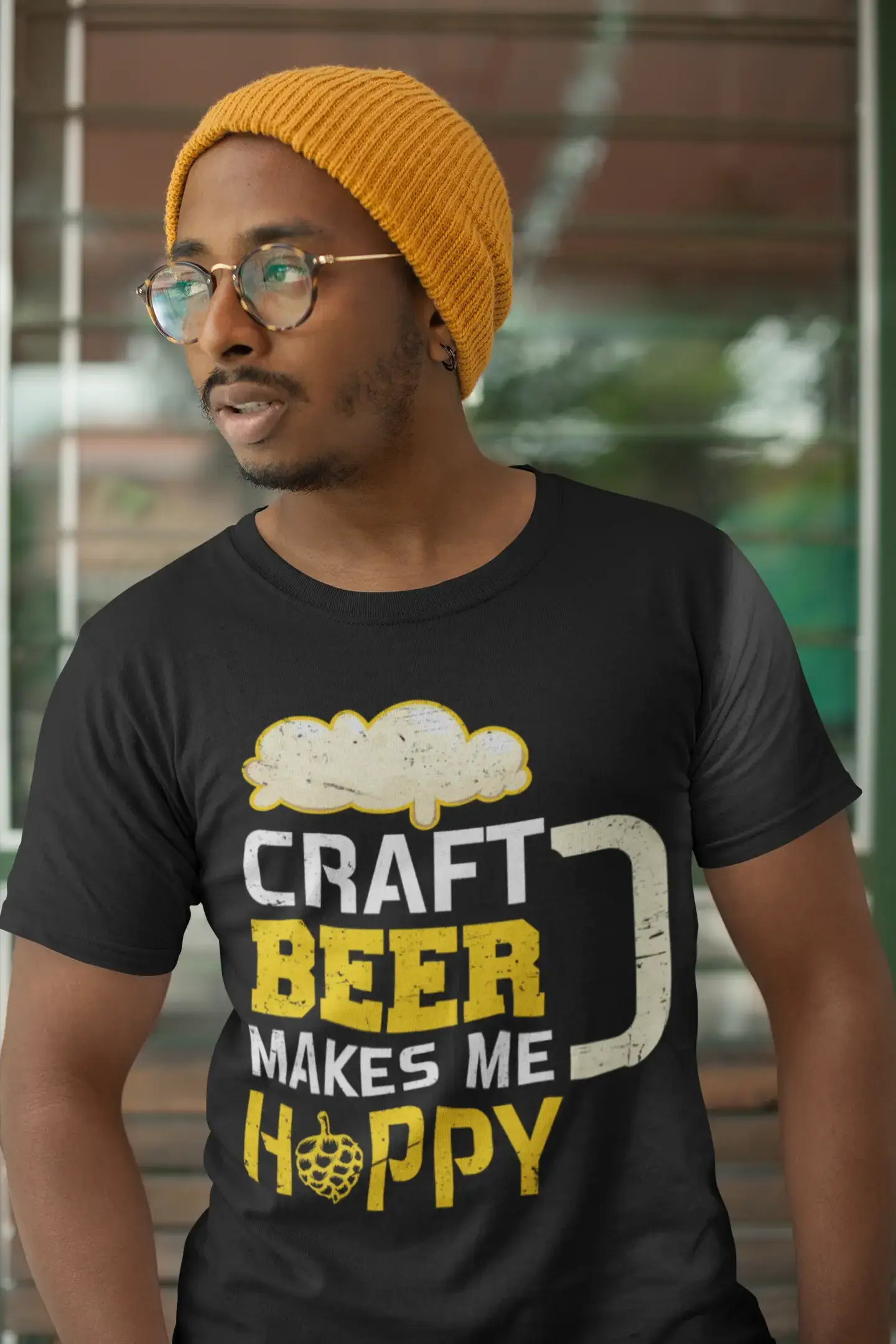 ULTRABASIC Men's T-Shirt Craft Beer Makes Me Hoppy - Funny Beer Lover Tee Shirt